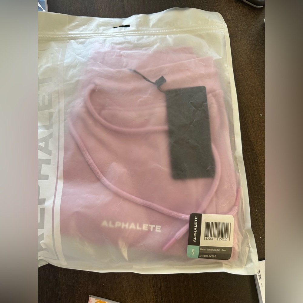 Athleta women’s small essential core shorts- nwt